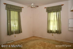 1332 W Ellis Ave, Belding, MI 48809 photo 7