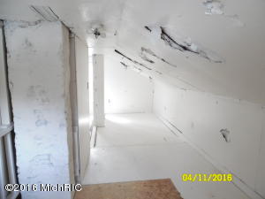 221 Brigham St, Plainwell, MI 49080 photo 9