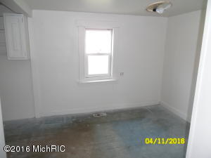 221 Brigham St, Plainwell, MI 49080 photo 7