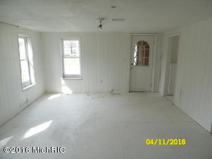 221 Brigham St, Plainwell, MI 49080 photo 3