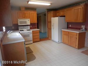 3347 Warfield Rd, Harrietta, MI 49638 photo 2
