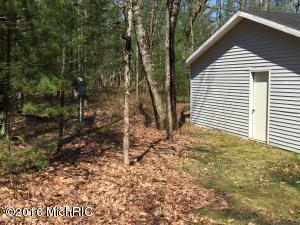 728 E 17 Mile Rd, Bitely, MI 49309 photo 3