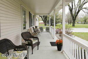 350 8th St, Plainwell, MI 49080 photo 3