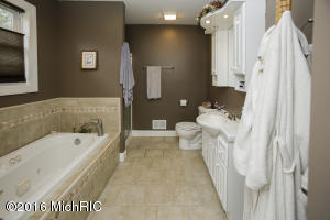 350 8th St, Plainwell, MI 49080 photo 11