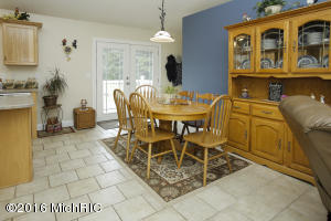 350 8th St, Plainwell, MI 49080 photo 9