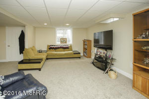 350 8th St, Plainwell, MI 49080 photo 16