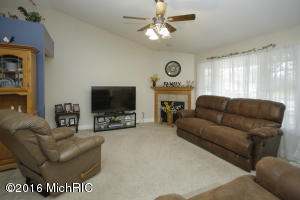 350 8th St, Plainwell, MI 49080 photo 4