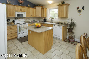 350 8th St, Plainwell, MI 49080 photo 7