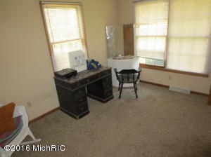 6169 N Whites Bridge Rd, Belding, MI 48809 photo 6