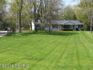 6169 N Whites Bridge Rd, Belding, MI 48809 photo 1