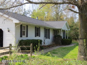 6169 N Whites Bridge Rd, Belding, MI 48809 photo 4