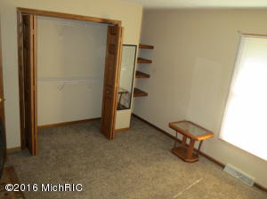 6169 N Whites Bridge Rd, Belding, MI 48809 photo 9