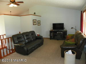 4161 Spruce Dr, Dorr, MI 49323 photo 2