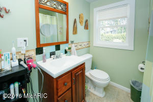 406 N Drive Dr W, Marshall, MI 49068 photo 16