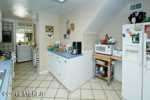 406 N Drive Dr W, Marshall, MI 49068 photo 9