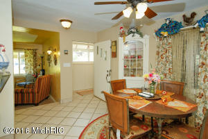 406 N Drive Dr W, Marshall, MI 49068 photo 7