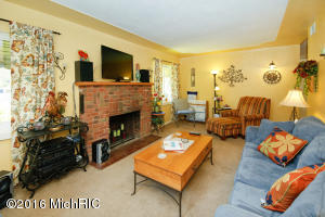 406 N Drive Dr W, Marshall, MI 49068 photo 5
