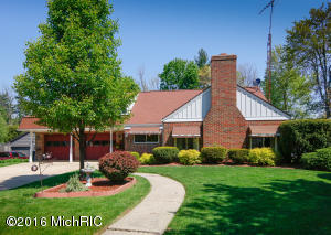 406 N Drive Dr W, Marshall, MI 49068 photo 1