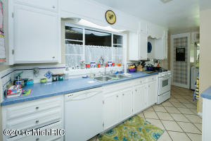 406 N Drive Dr W, Marshall, MI 49068 photo 8