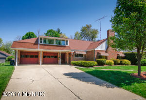 406 N Drive Dr W, Marshall, MI 49068 photo 3