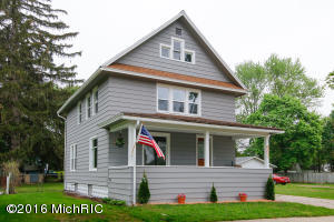 508 S Hooker, Three Rivers, MI 49093 photo 2