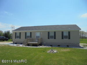 1400 E Deaner Rd, Edmore, MI 48829 photo 3