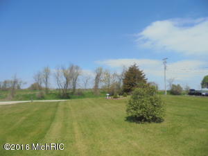 1400 E Deaner Rd, Edmore, MI 48829 photo 8