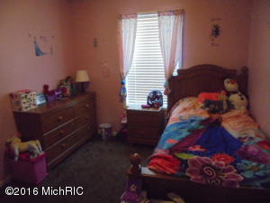 1400 E Deaner Rd, Edmore, MI 48829 photo 22