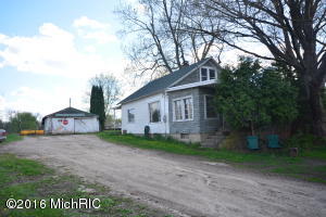 142 M 89, Plainwell, MI 49080 photo 1