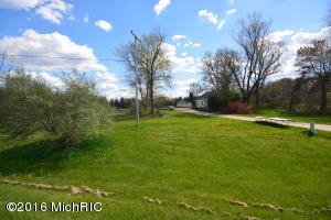 142 M 89, Plainwell, MI 49080 photo 3
