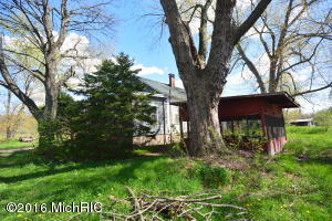 142 M 89, Plainwell, MI 49080 photo 12