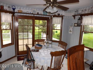321 S 2nd St, Edmore, MI 48829 photo 9