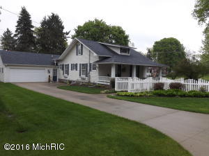321 S 2nd St, Edmore, MI 48829 photo 1