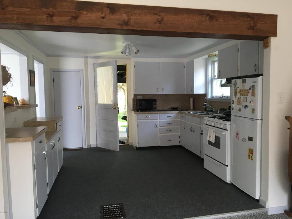 249 S Robinson St, Lyons, MI 48851 photo 4