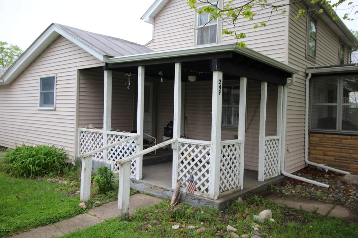 249 S Robinson St, Lyons, MI 48851 photo 11