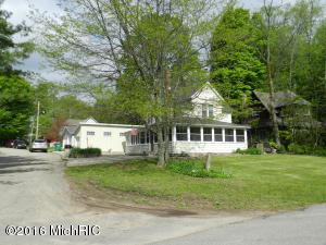 22246 Ash St, Cassopolis, MI 49031 photo 2