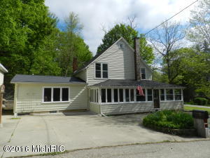 22246 Ash St, Cassopolis, MI 49031 photo 1
