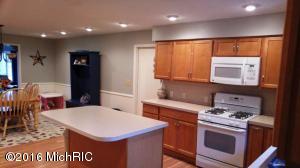 610 E River St, Whitehall, MI 49461 photo 7