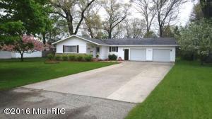 610 E River St, Whitehall, MI 49461 photo 1