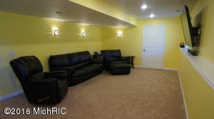 1017 Allen Ct, Plainwell, MI 49080 photo 17