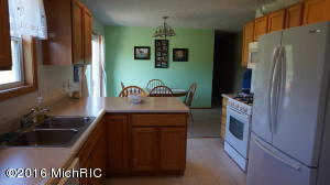 1017 Allen Ct, Plainwell, MI 49080 photo 4