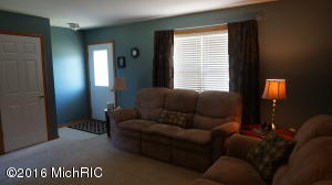 1017 Allen Ct, Plainwell, MI 49080 photo 3