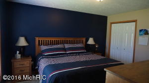 1017 Allen Ct, Plainwell, MI 49080 photo 6