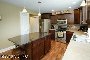 962 Scenic View Dr, Plainwell, MI 49080 photo 10