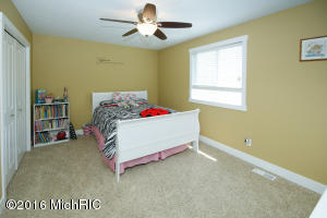 962 Scenic View Dr, Plainwell, MI 49080 photo 15