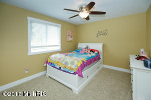 962 Scenic View Dr, Plainwell, MI 49080 photo 16
