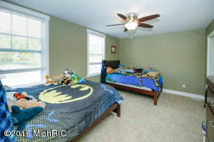 962 Scenic View Dr, Plainwell, MI 49080 photo 17