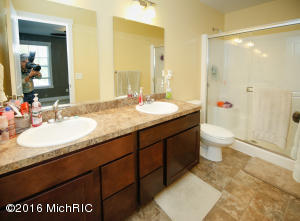 962 Scenic View Dr, Plainwell, MI 49080 photo 14