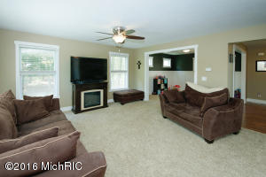 962 Scenic View Dr, Plainwell, MI 49080 photo 4