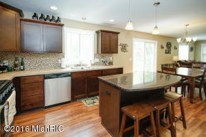 962 Scenic View Dr, Plainwell, MI 49080 photo 11